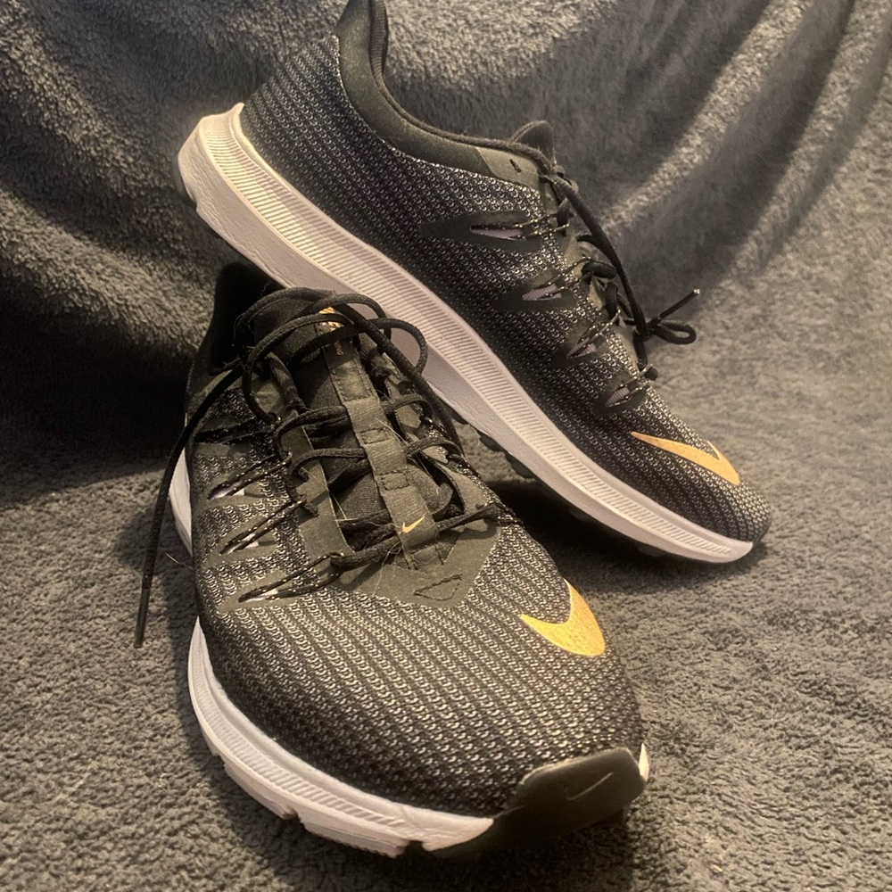 Black & Gold Nike Tennis Shoes